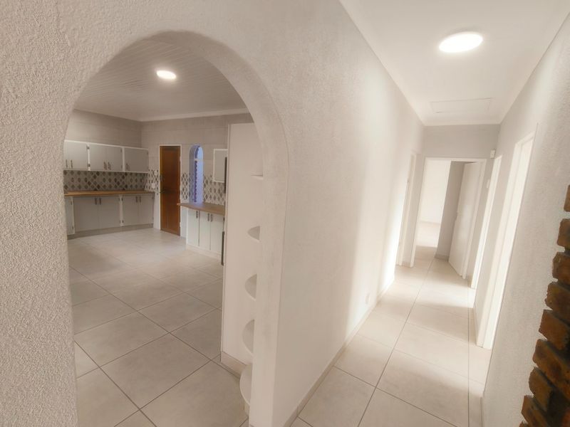 Stylishly Revamped 3-Bedroom Home with Flatlet in Prime Vaal Park - Photo 9