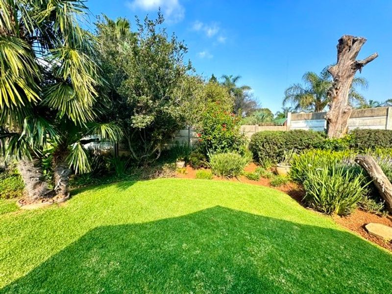 Big Family home in well-established area  - Photo 8