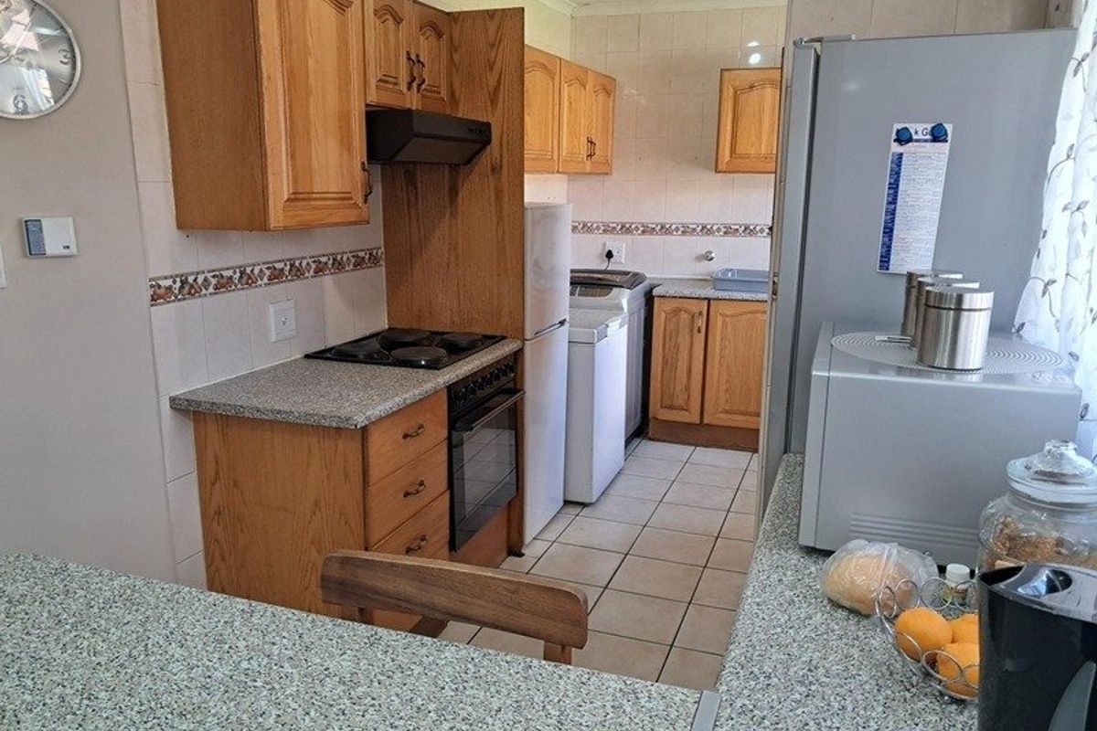 Comfortable Family Living In Montana Park - Photo 3