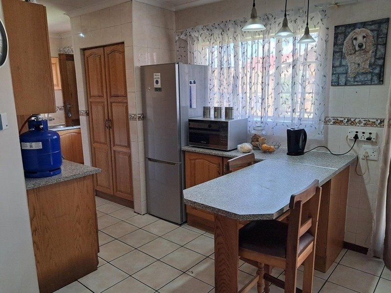 Comfortable Family Living In Montana Park - Photo 10
