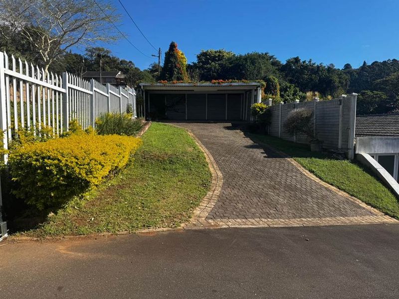 Stunning Entertainer Home in Padfield Park Pinetown - Photo 3