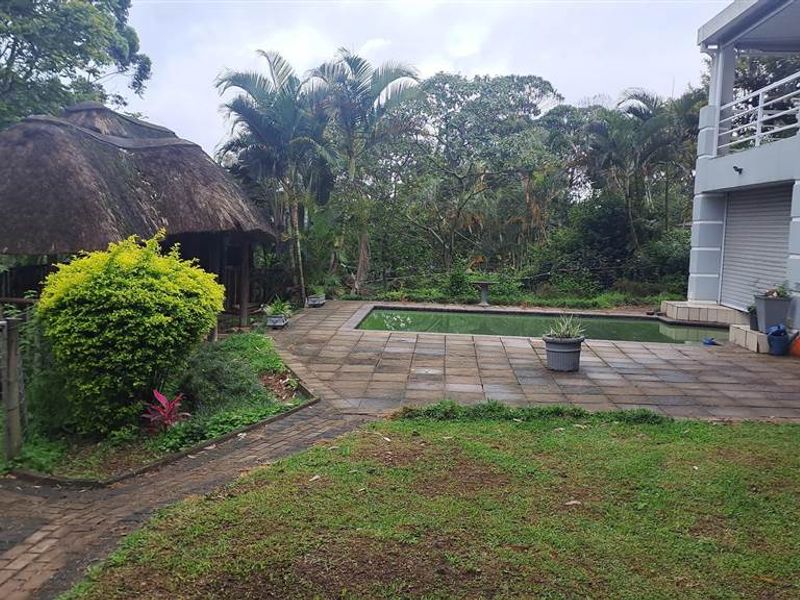 Stunning Entertainer Home in Padfield Park Pinetown - Photo 6