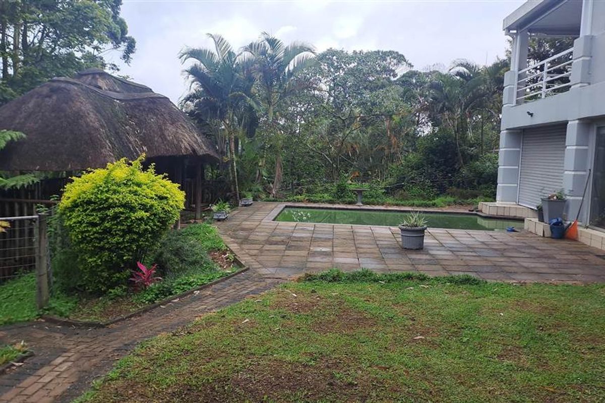 Stunning Entertainer Home in Padfield Park Pinetown - Photo 4