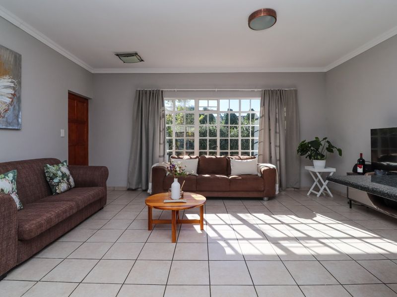 Charming Low-Maintenance, Full Title Townhouse - Photo 3