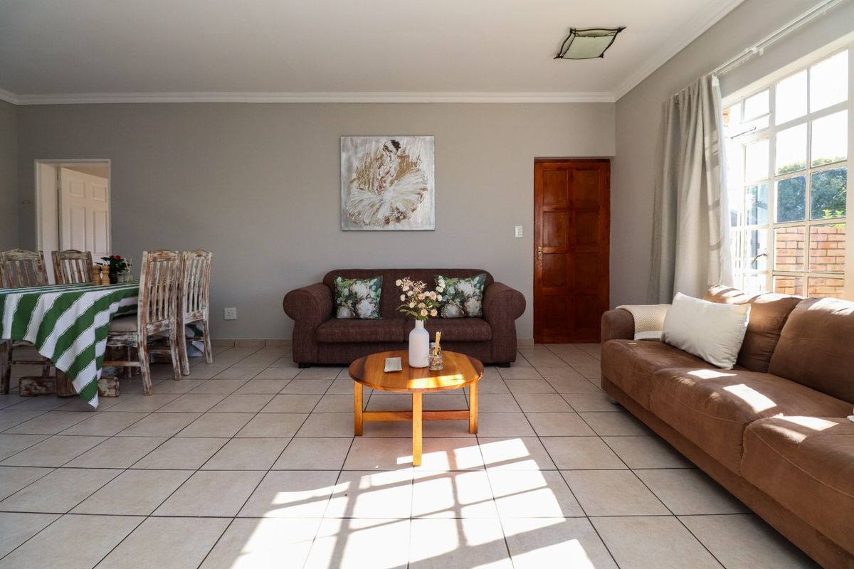 Charming Low-Maintenance, Full Title Townhouse - Photo 5
