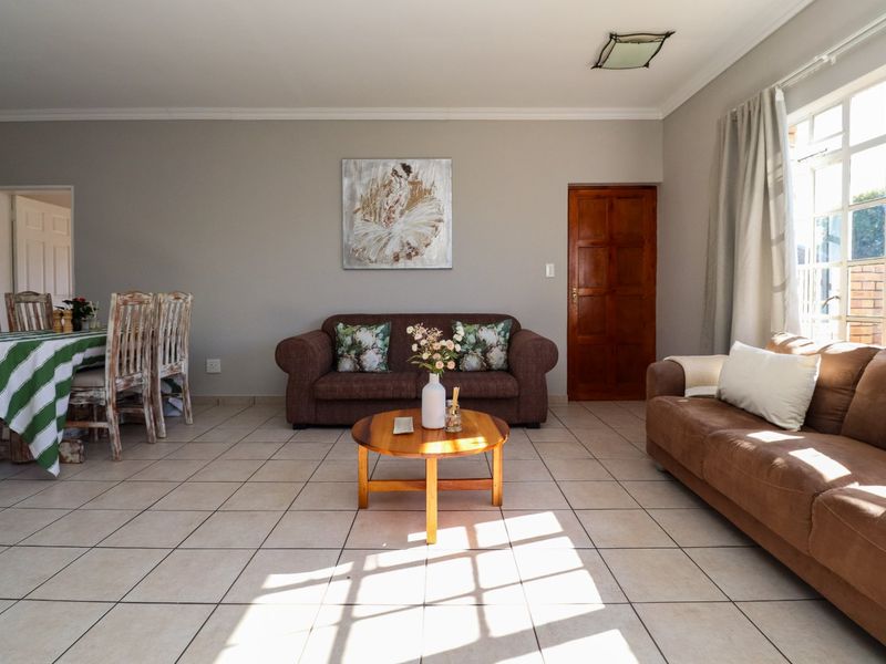 Charming Low-Maintenance, Full Title Townhouse - Photo 5