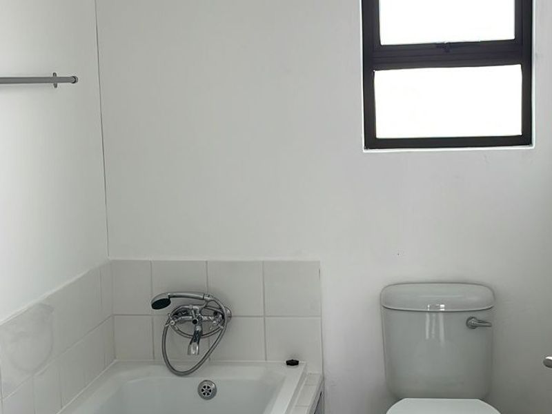 3 Bed House in Crystal Park for Sale - Photo 7