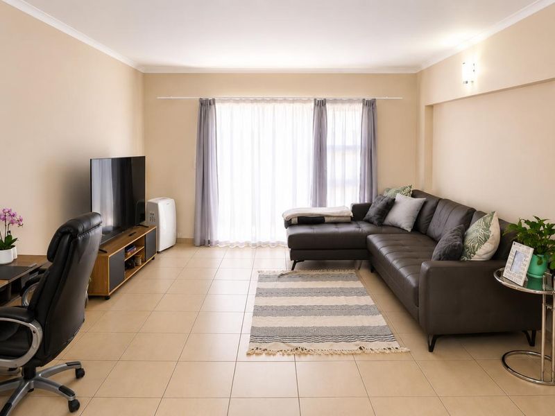 2 bedroom 2 bathroom ground floor apartment for sale in Barbeque Downs - Photo 3