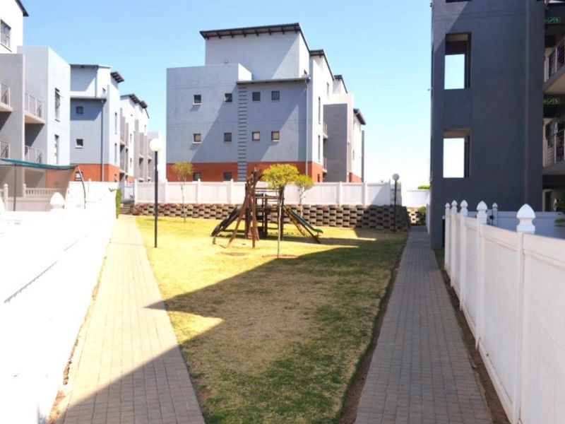 2 bedroom 2 bathroom ground floor apartment for sale in Barbeque Downs - Photo 8