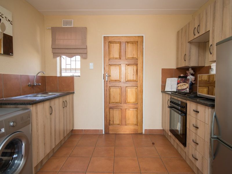 Specious 3-bedroom house for sale in Sky City - Photo 5
