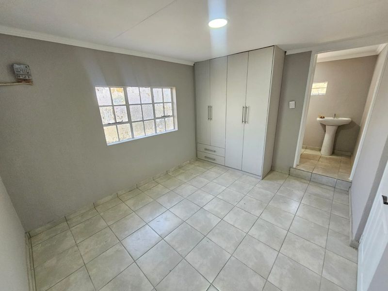 A Newly built 2 bedroom 2 bathroom cottage for rent in Monavoni - Photo 9