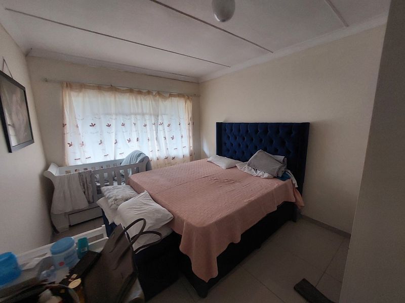 Essenwood 2 bed flat with easy living - Photo 7