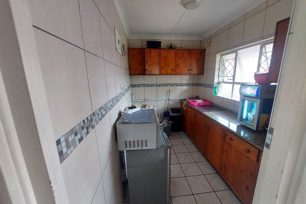 Essenwood 2 bed flat with easy living - Photo 4