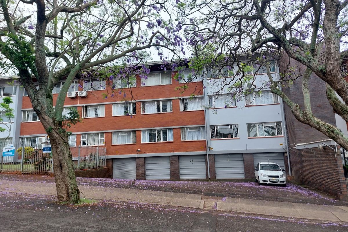 Essenwood 2 bed flat with easy living - Photo 2