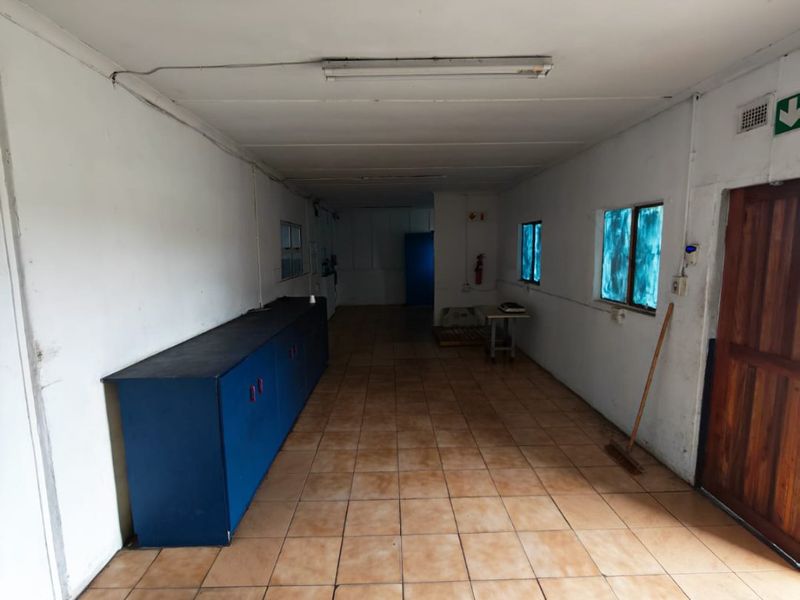 Warehousing for rent in Umzinto - Photo 5