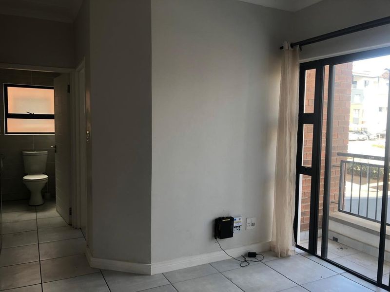 Modern 1-Bedroom Apartment for Sale at The Blyde, Pretoria - Photo 5