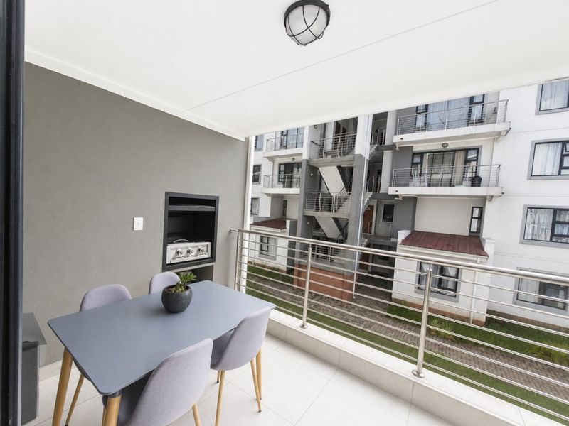Modern Lifestyle Living in a Secure Pet-Friendly Estate - Photo 7