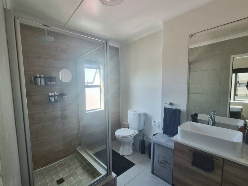Modern Lifestyle Living in a Secure Pet-Friendly Estate - Photo 3