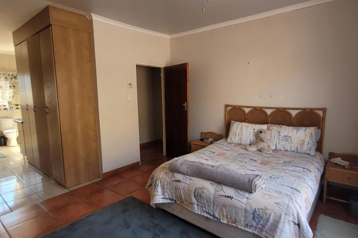 Mountain View Family Home Without Levies - Photo 5