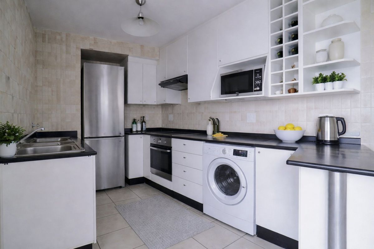 Incredible Views | 2 Bedroom Apartment in Sought-After Worlds View, Northcliff - Photo 3