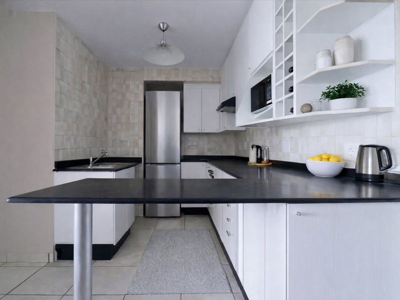 Incredible Views | 2 Bedroom Apartment in Sought-After Worlds View, Northcliff - Photo 5