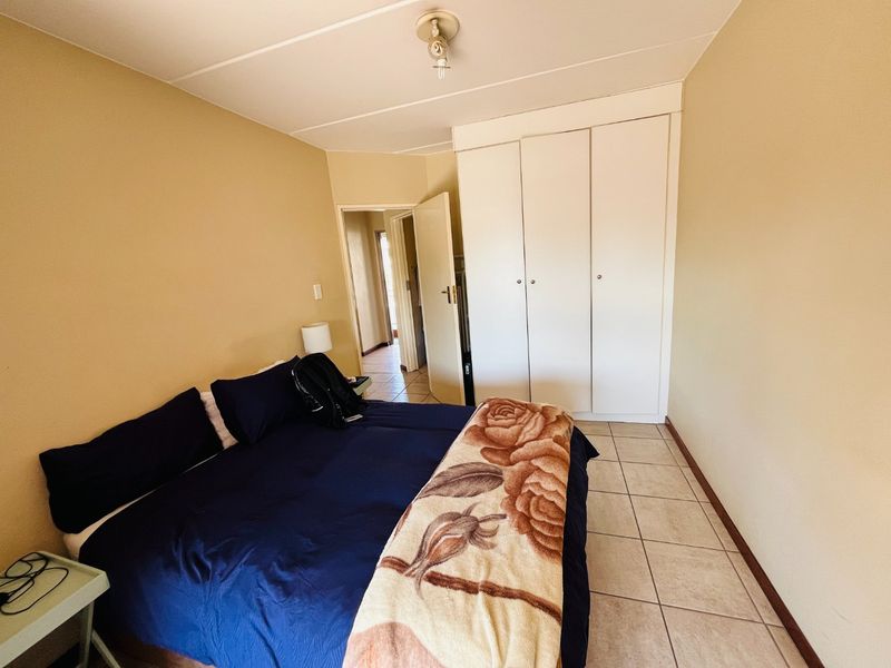One apartment  for sale in  Noordwyk, Midrand call  us Now!! - Photo 6
