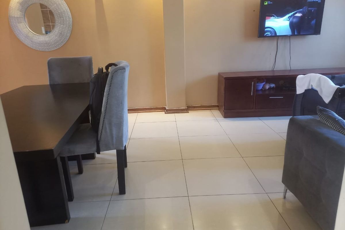 Modern  2 Bedroom apartment in Essenwood  - Photo 5