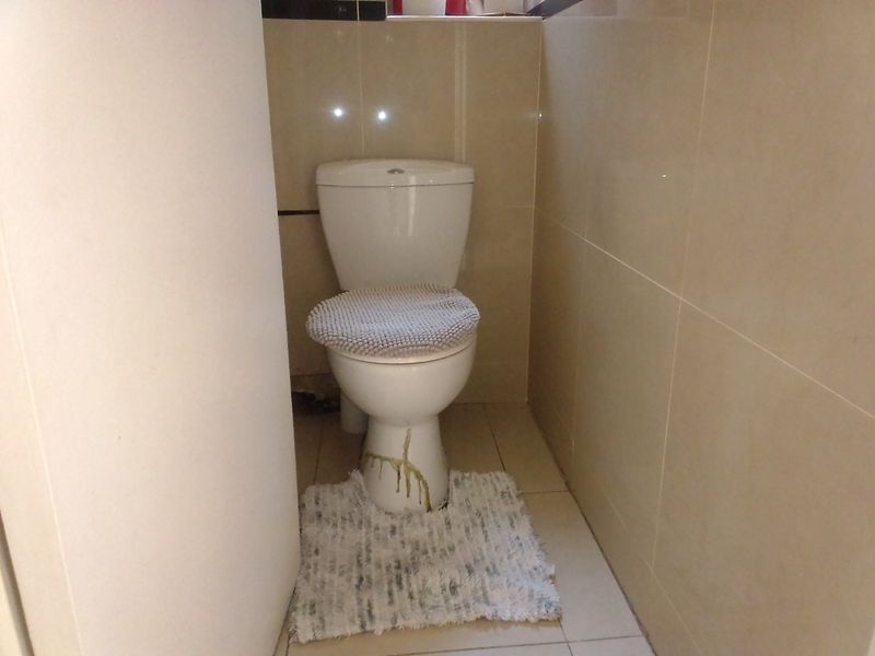 Modern  2 Bedroom apartment in Essenwood  - Photo 7