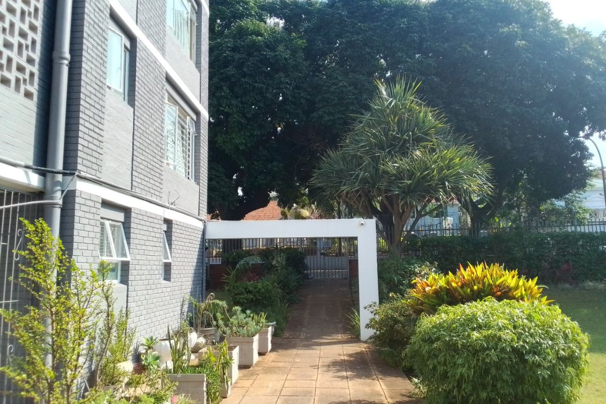 Modern  2 Bedroom apartment in Essenwood  - Photo 2
