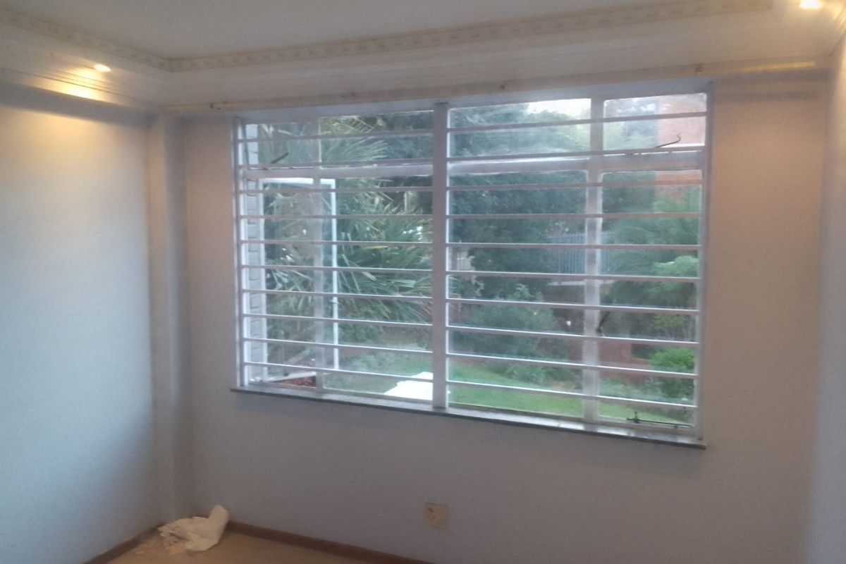 Modern  2 Bedroom apartment in Essenwood  - Photo 4