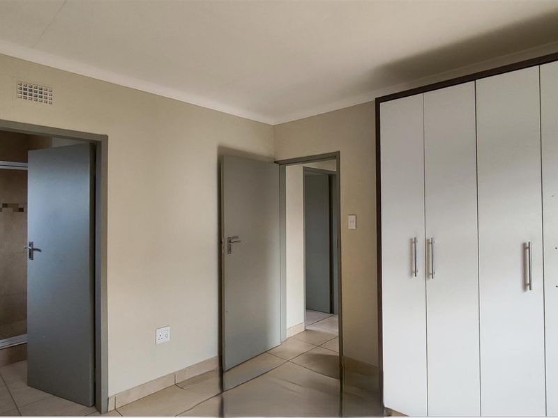 Lifestyle Living in a Security Complex - Photo 6