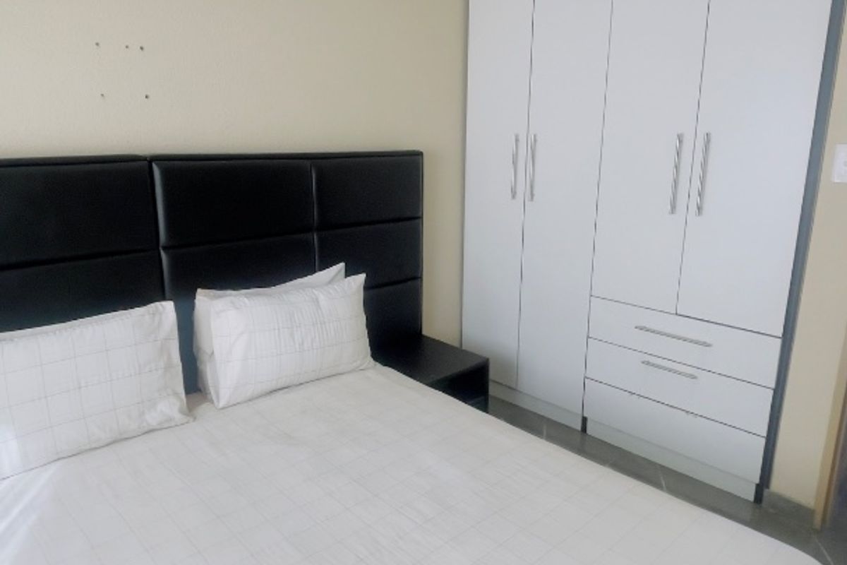This beautiful three bedroom house in block vv ext 14 for sale  - Photo 4