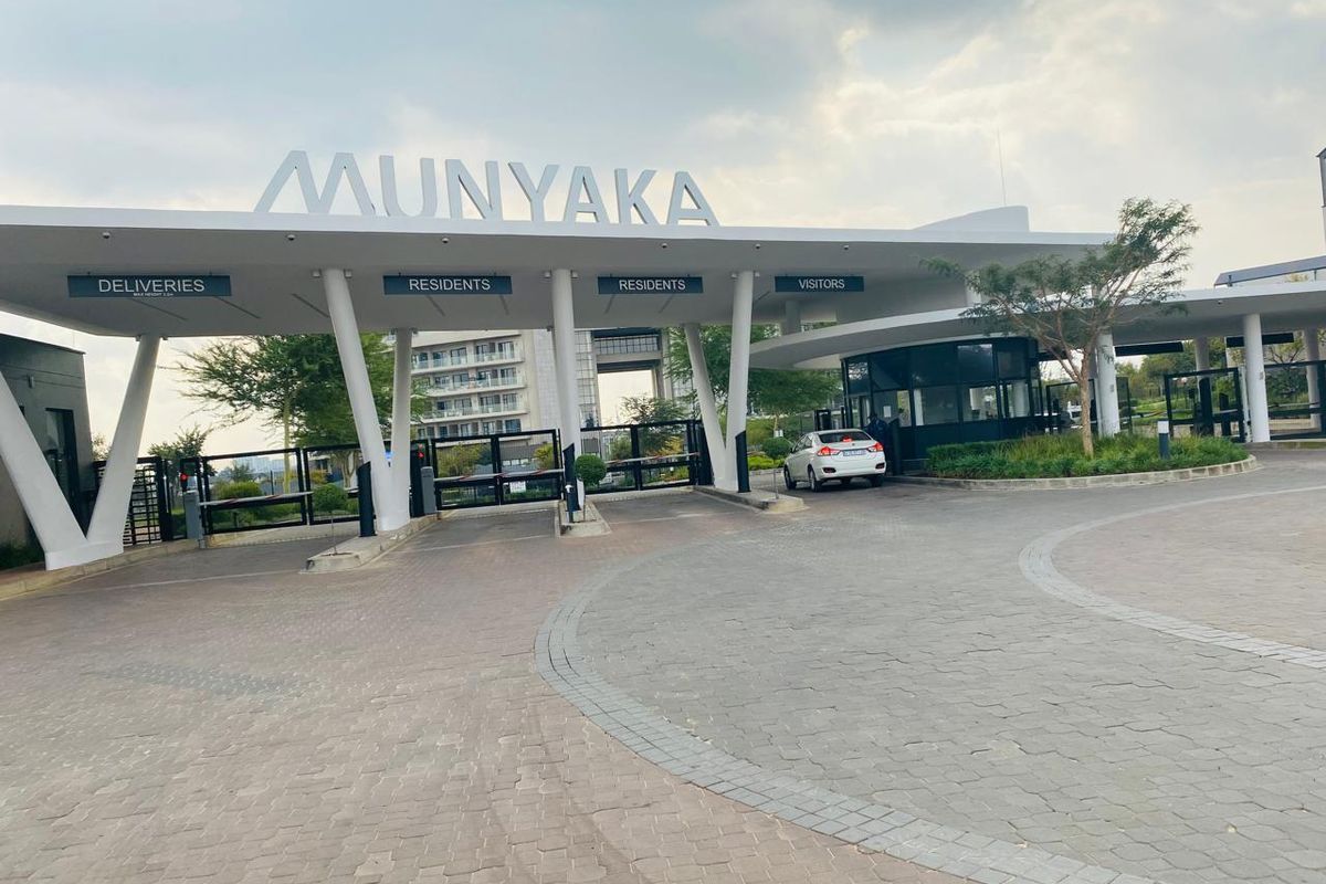 EXQUISITE 1 BEDROOM 1 BATHROOM APARTMENT AVAILABLE FOR IMMEDIATE OCCUPANCY IN MUNYAKA - Photo 3
