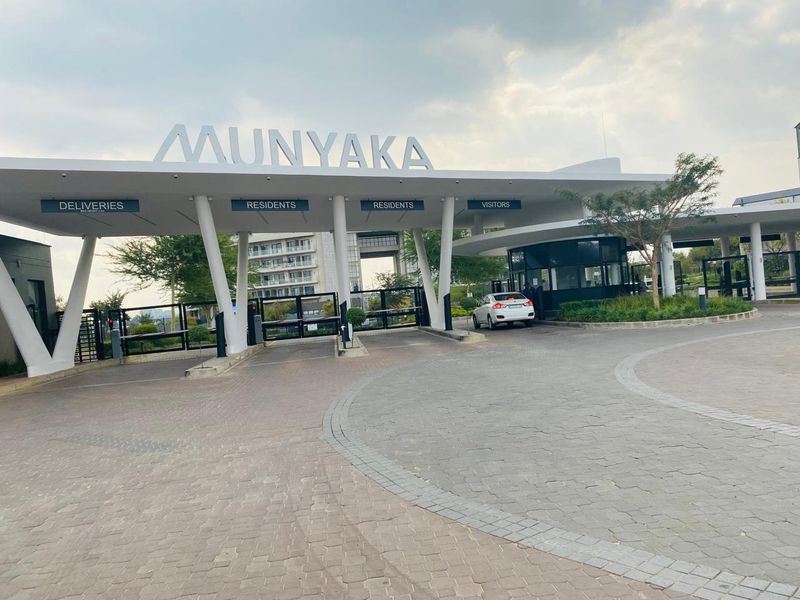 EXQUISITE 1 BEDROOM 1 BATHROOM APARTMENT AVAILABLE FOR IMMEDIATE OCCUPANCY IN MUNYAKA - Photo 3