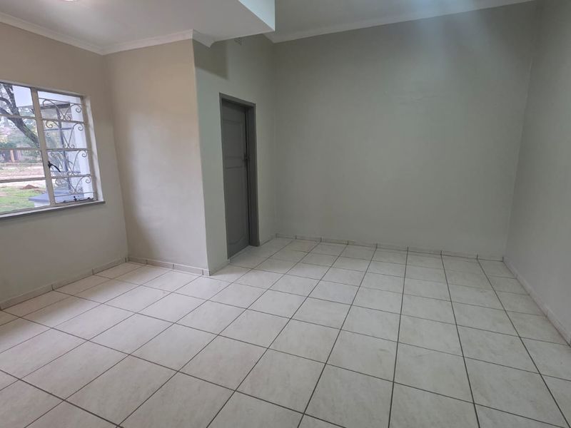 Spacious Family Home To Rent - Photo 3