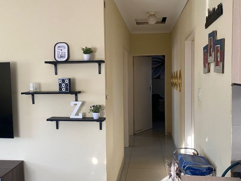 3 BEDROOMS 2 BATHROOMS FREE STANDING HOUSE IN A SECURED COMPLEX IN BLUE HILLS MIDRAND AVAILABLE FOR RENTAL - Photo 5