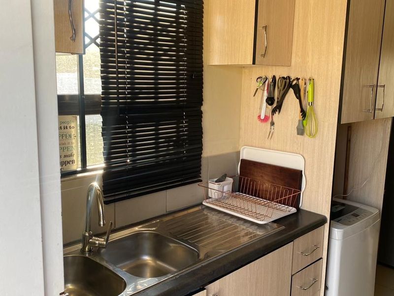 3 BEDROOMS 2 BATHROOMS FREE STANDING HOUSE IN A SECURED COMPLEX IN BLUE HILLS MIDRAND AVAILABLE FOR RENTAL - Photo 7