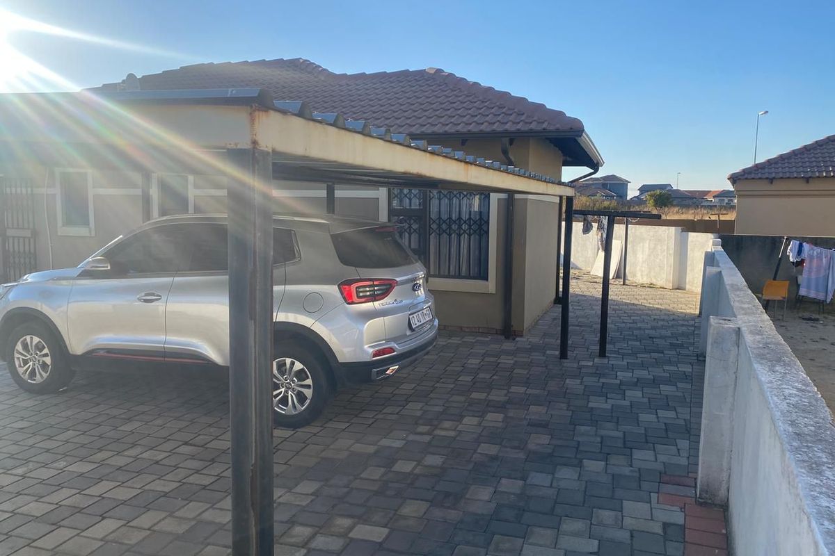 3 BEDROOMS 2 BATHROOMS FREE STANDING HOUSE IN A SECURED COMPLEX IN BLUE HILLS MIDRAND AVAILABLE FOR RENTAL - Photo 4