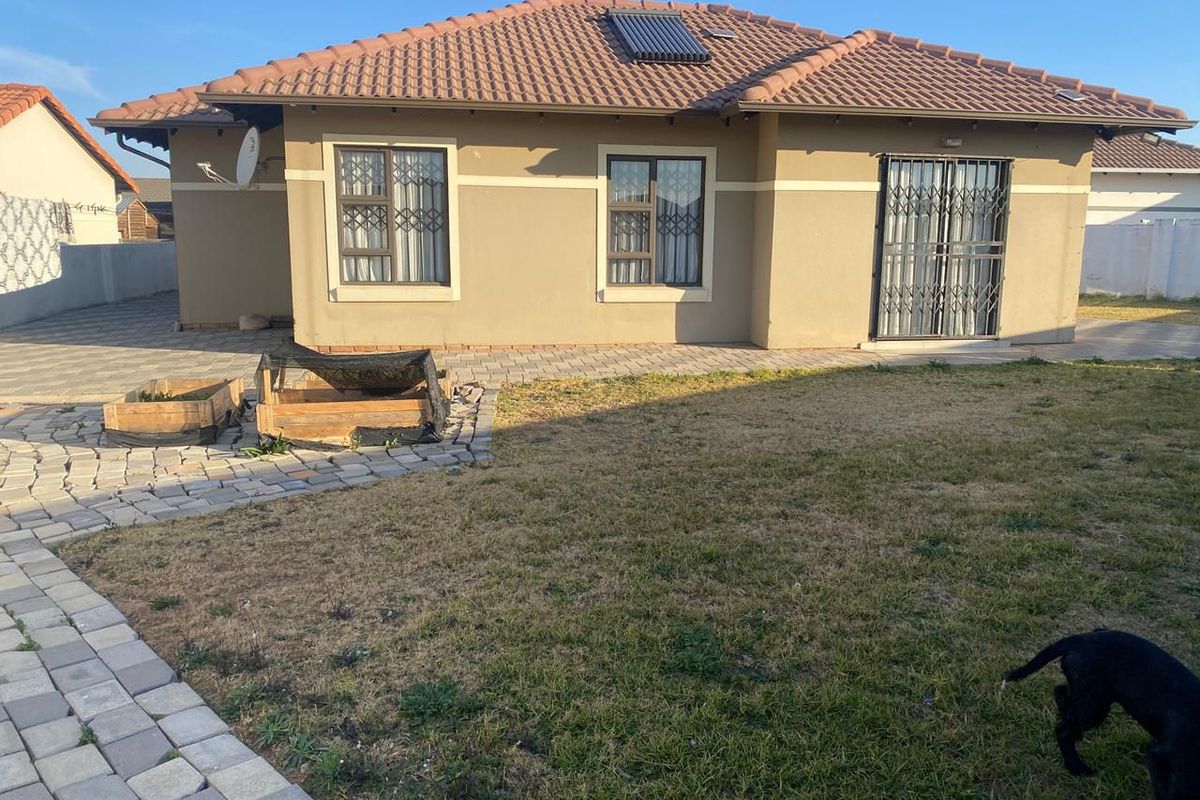 3 BEDROOMS 2 BATHROOMS FREE STANDING HOUSE IN A SECURED COMPLEX IN BLUE HILLS MIDRAND AVAILABLE FOR RENTAL - Photo 3