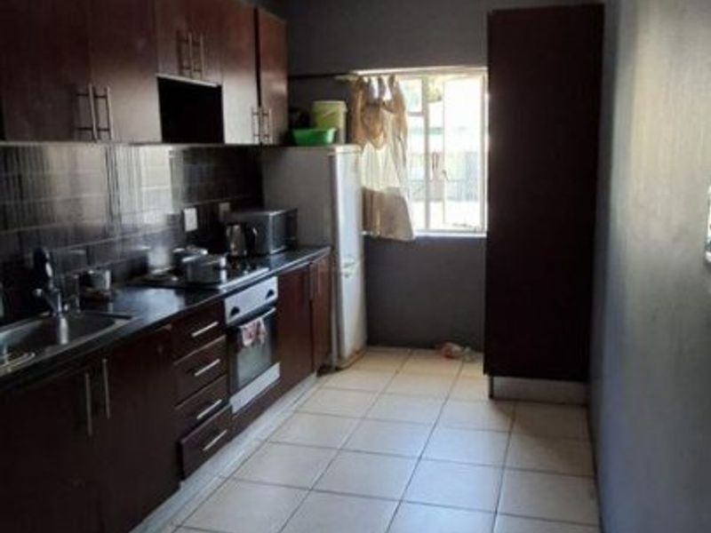 Secure Investment block in Richmond Hill - Photo 10
