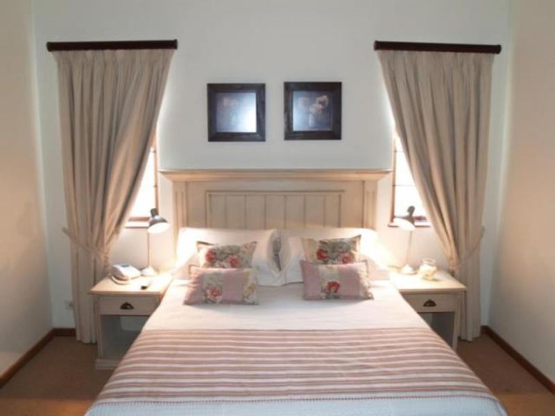 16 bedroom guest house in Equestria  - Photo 3