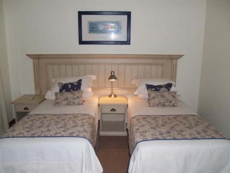 16 bedroom guest house in Equestria  - Photo 5