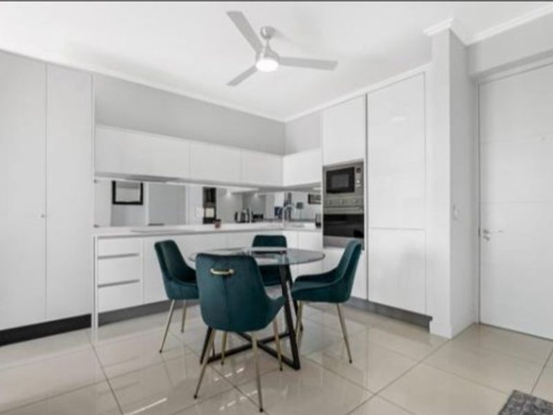2 Bedroom apartment/flat for sale - Photo 3