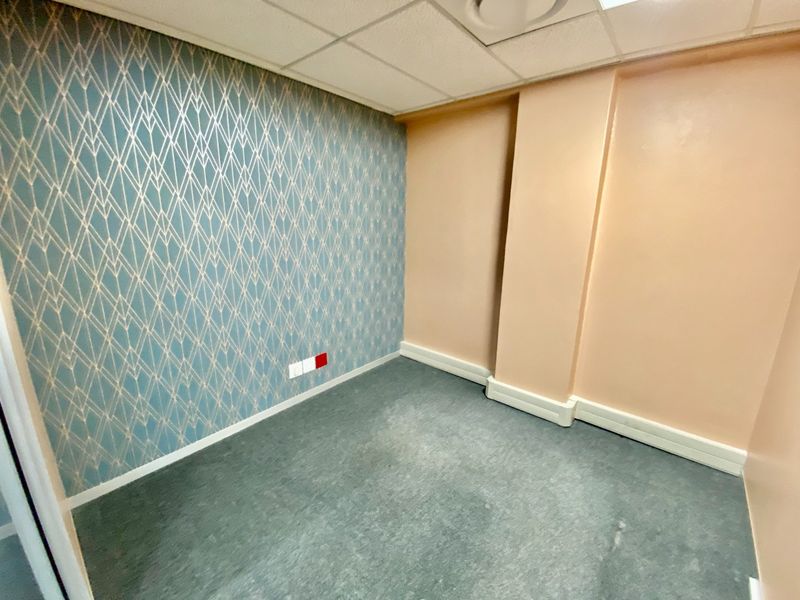 P-Grade Office Suite Available At Loftus - Photo 8