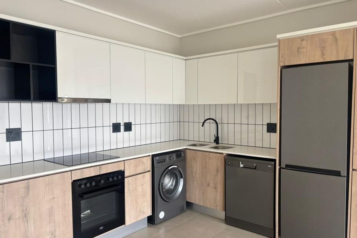 TWO BEDROOMS AND TWO BATHROOMS - Photo 4