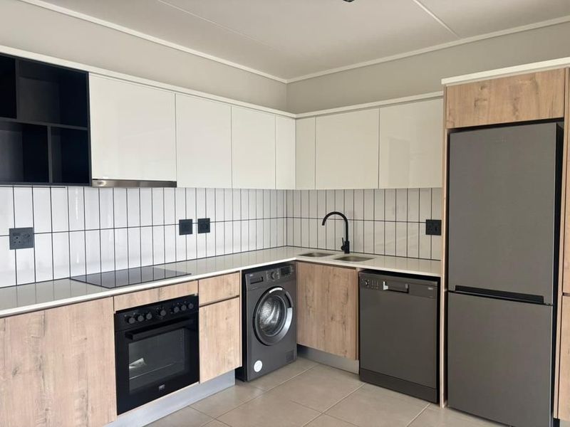 TWO BEDROOMS AND TWO BATHROOMS - Photo 4