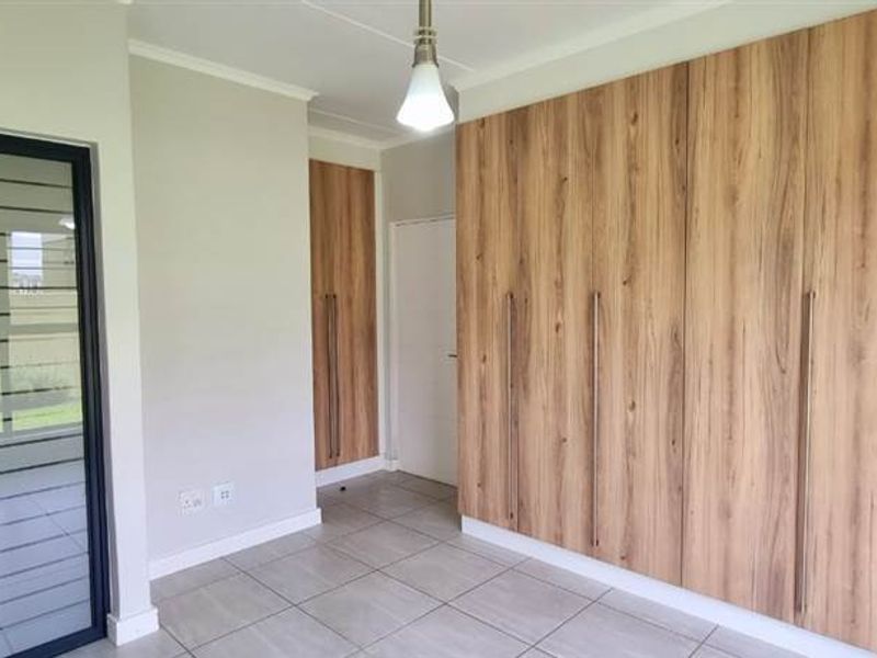 Ground Floor 3Bedroom Apartment - Photo 4