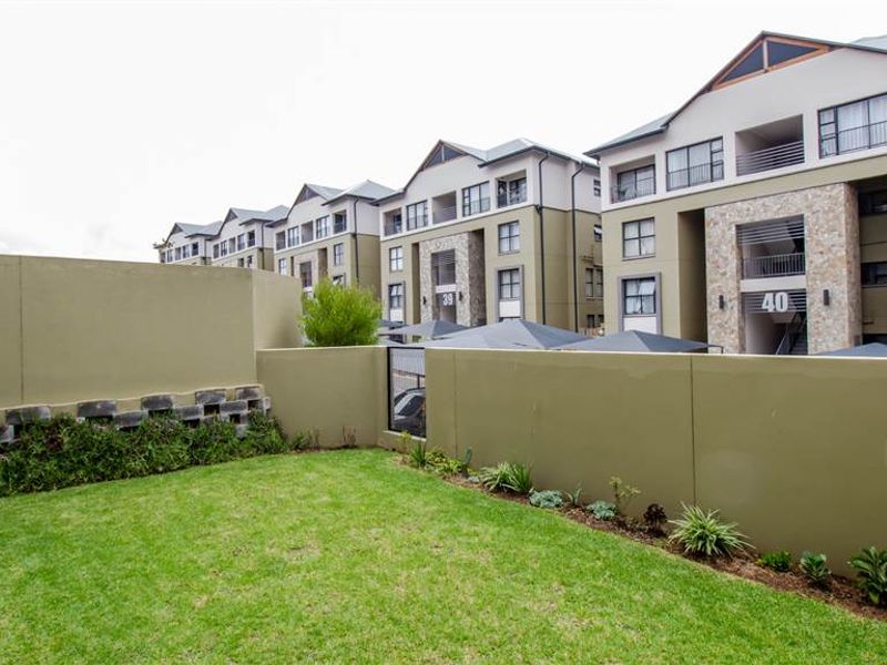 Ground Floor 3Bedroom Apartment - Photo 7