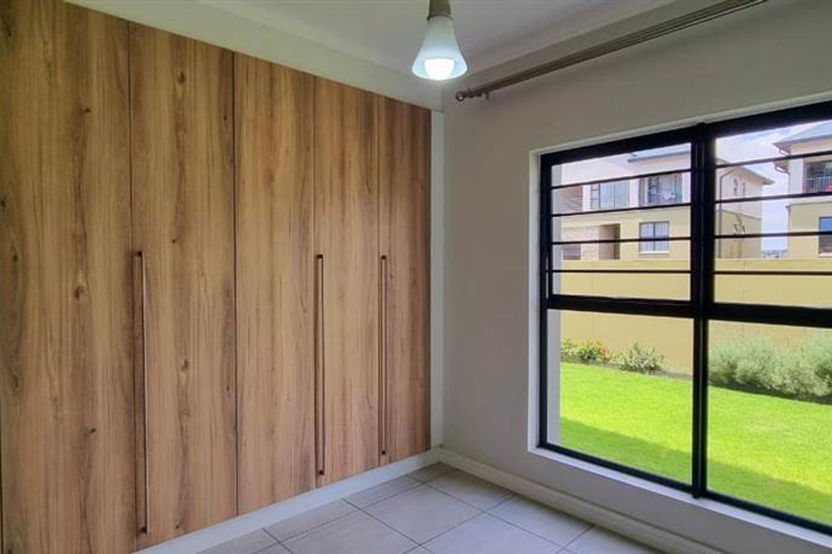Ground Floor 3Bedroom Apartment - Photo 3