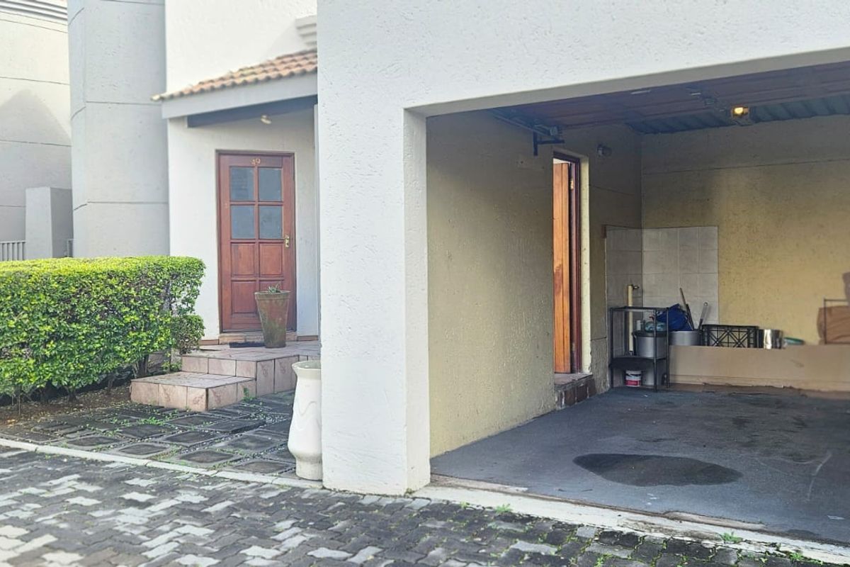 Beautiful 2-Bedroom Unit in Sought-After Boskruin Complex!!! - Photo 4